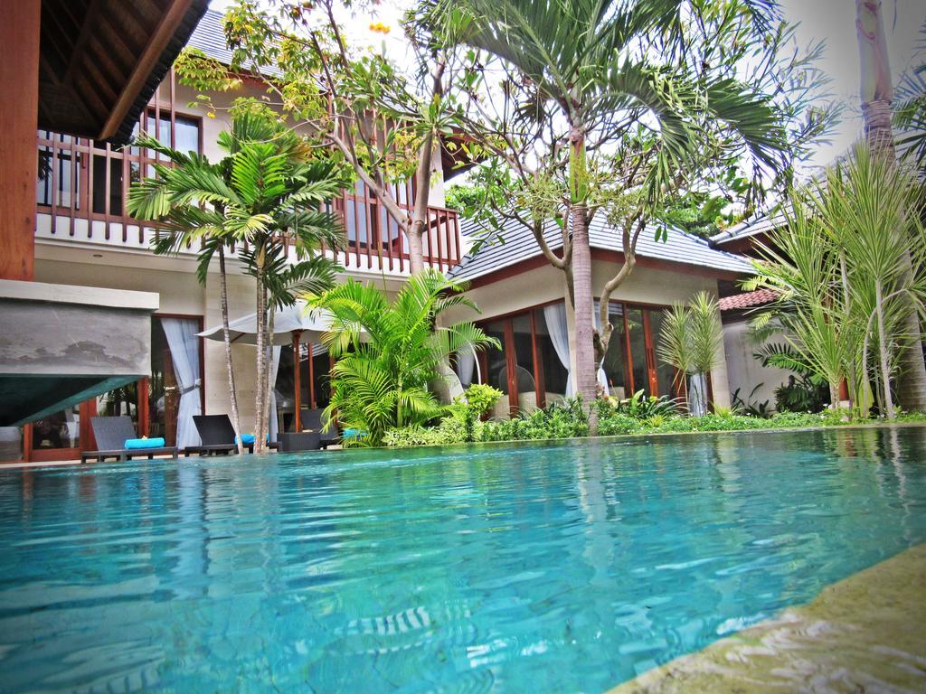Tounga Sanur (Bali)